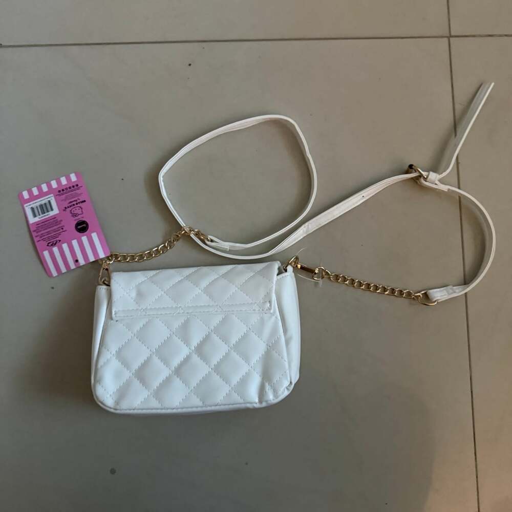 Hello Kitty Shoulder Bag - Picture 2 of 4